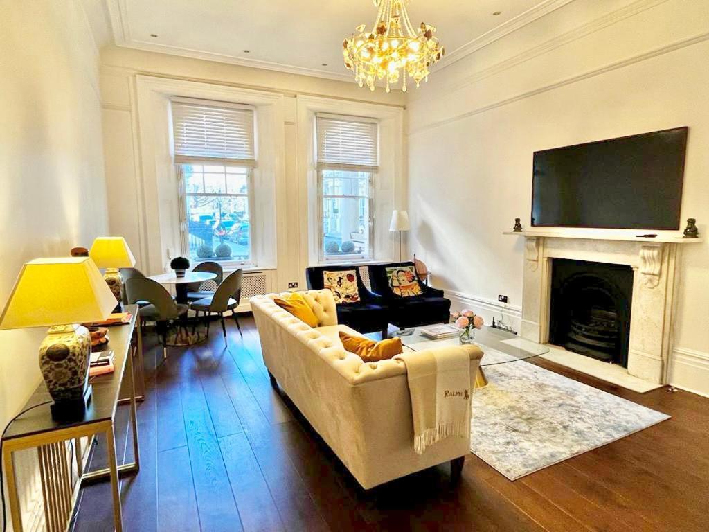 Kensington High Street Apartment